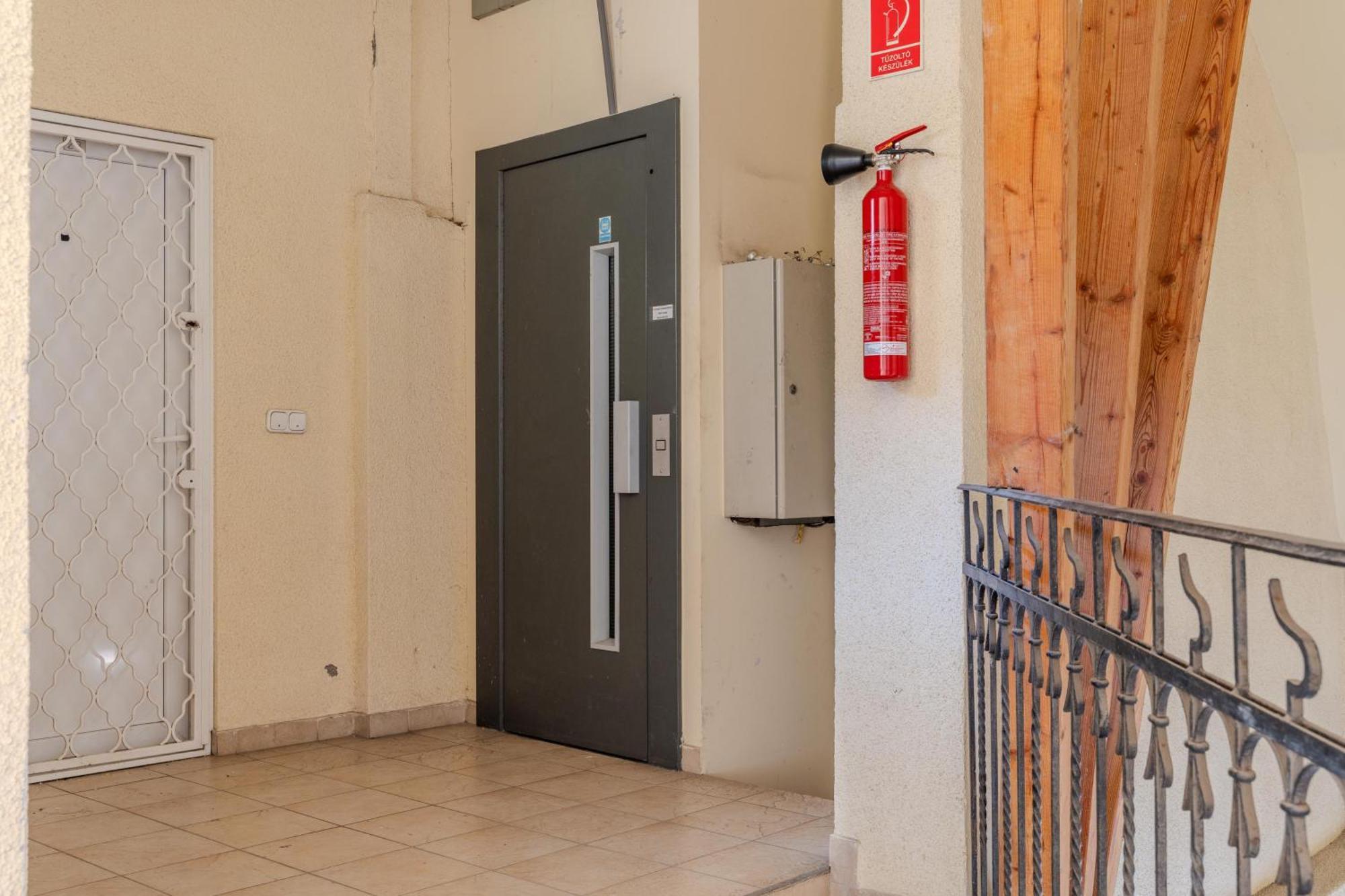 בודפשט Cozy Flat In The Heart Of Buda מראה חיצוני תמונה