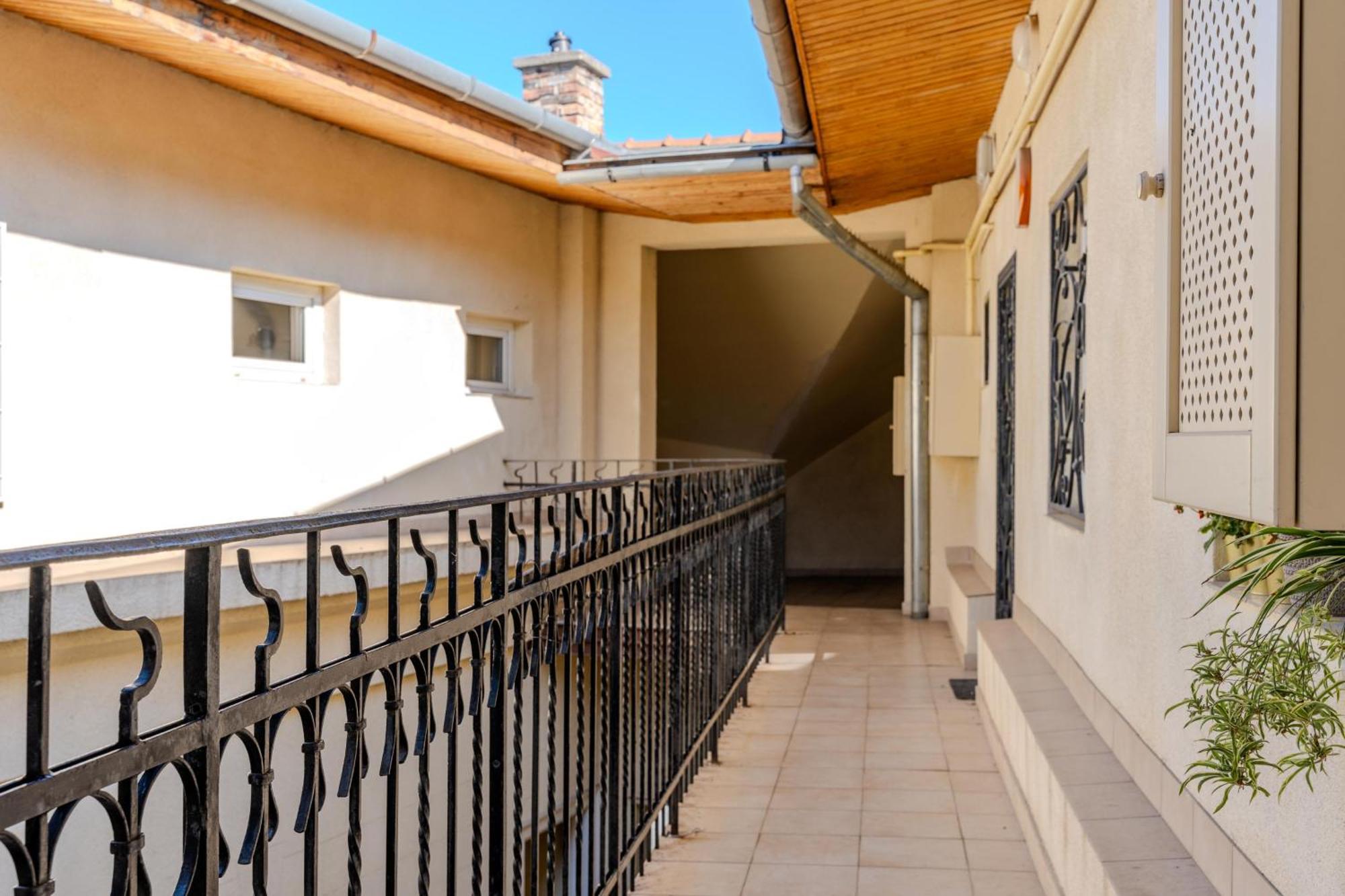 בודפשט Cozy Flat In The Heart Of Buda מראה חיצוני תמונה